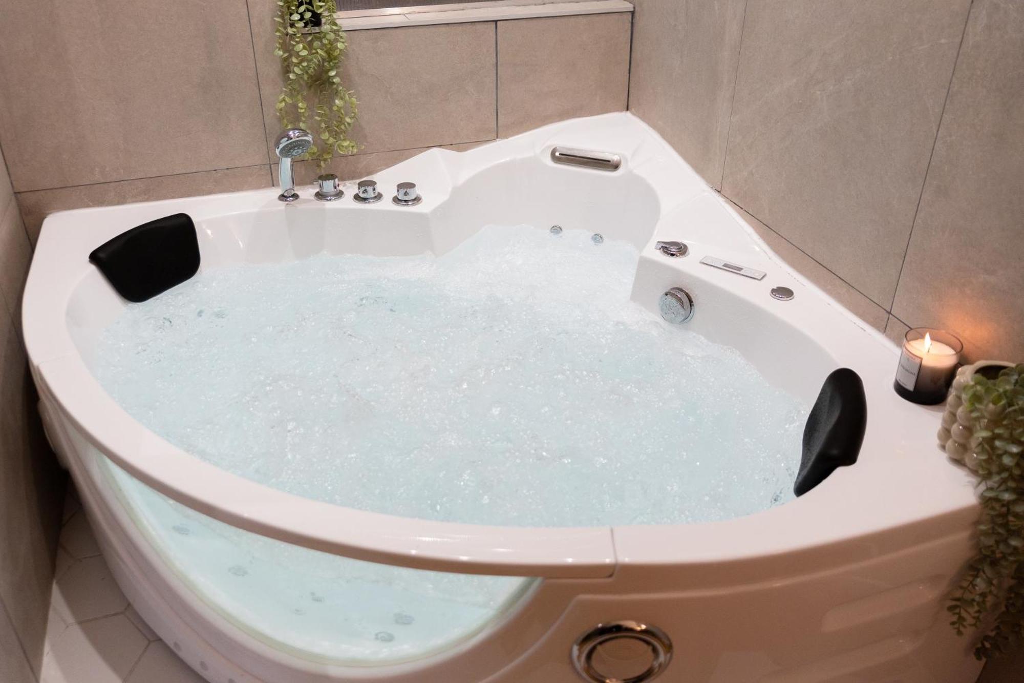 Lovelife-Jacuzzi-Netflix-Acces-24/7-Prive Etampes Exterior photo